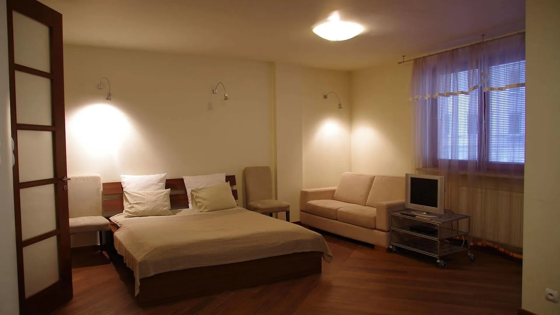 Szucha Apartment Varsó
